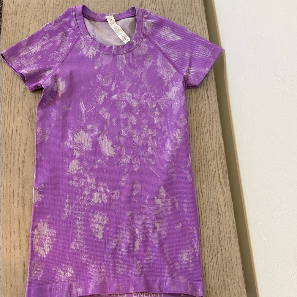 lululemon athletica Purple Short Sleeve Floral Print Active Tee